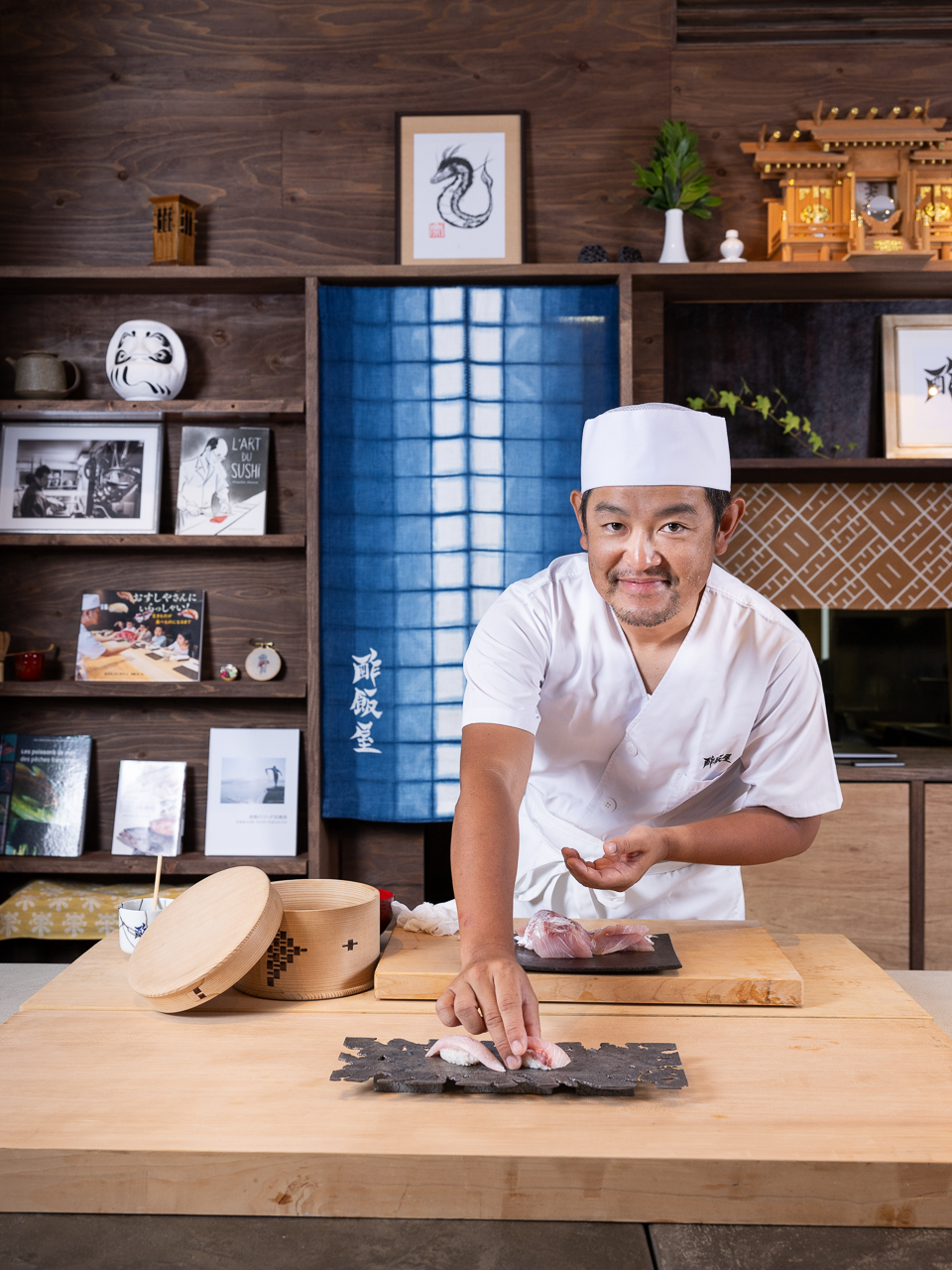 11/22【20名限定】東京湾でアジ釣り＆目の前で寿司に！ すし作家・岡田